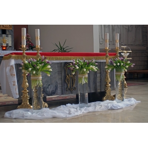 Wystrój kościołów do ceremonii ślubu - tulipany