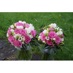 Wiązanka ślubna z różowych róż