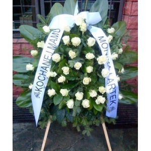 Biały wieniec na pogrzeb. Kwiaciarnia w Starachowicach