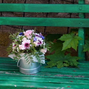 Mały Flowerbox z kwiatów mieszanych